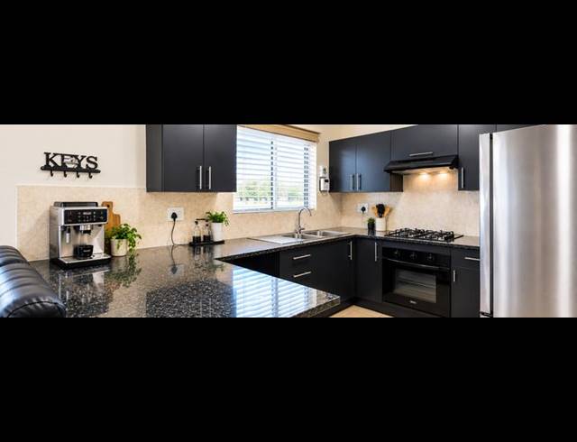 3 BEDROOM PROPERTY TO RENT IN MENLO PARK